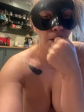 Honey_Blondie webcam