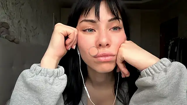 LuisaAlconcel webcam