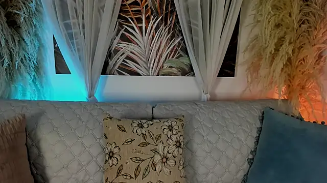 Nicolle_W webcam