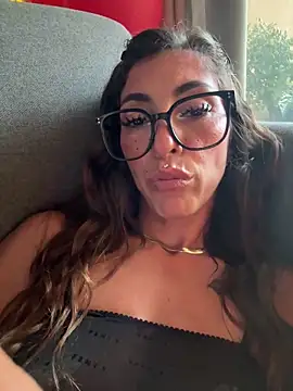 lalla_amani - Lalla_Amani's free webcam - UK Sex Cams