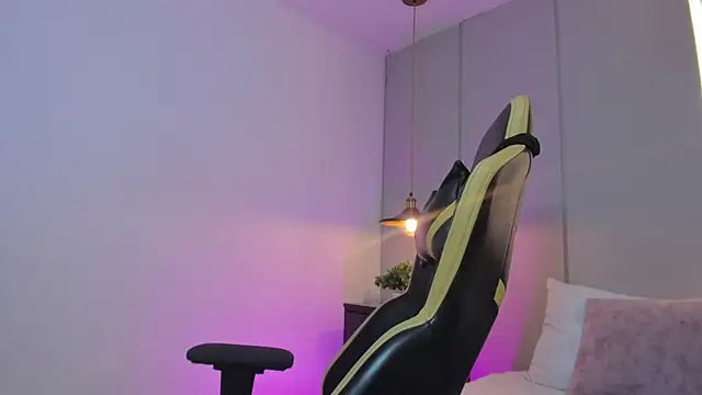 kira_relish webcam