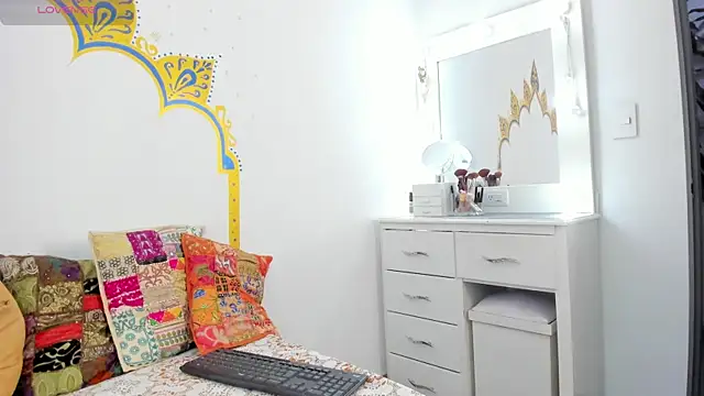 LadyNahir webcam