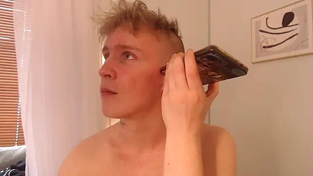 AlexxSweet webcam