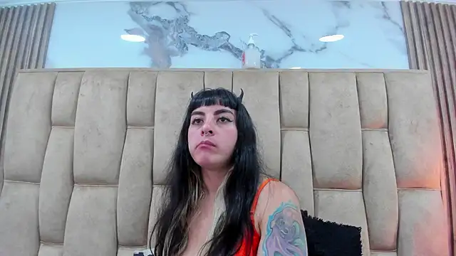 Naughty_Kittenm webcam