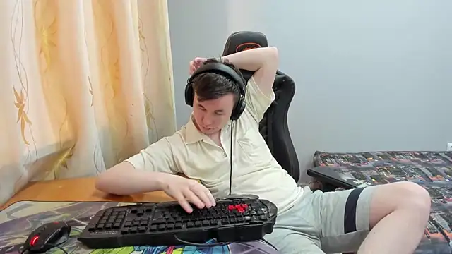 iliaskrislove live sex cam