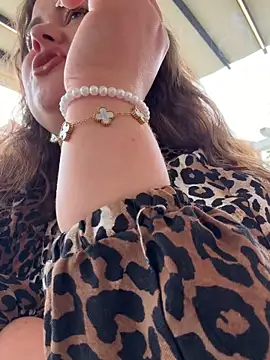 SummerHoney webcam