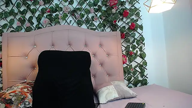 LucyCute_1 webcam