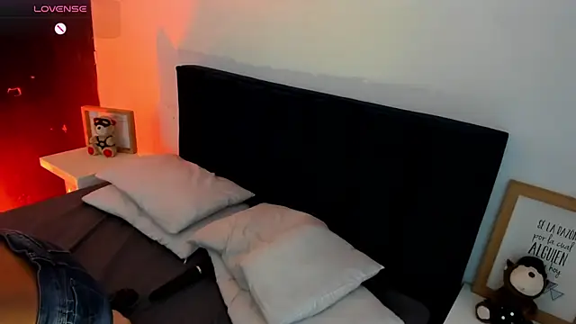 melanie_roux__ webcam