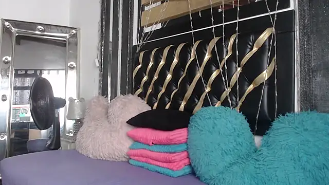 mailyn_gold webcam
