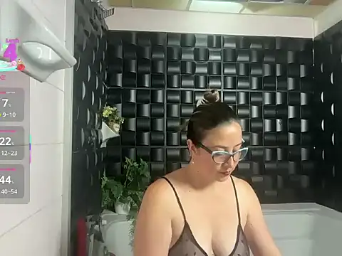 ariana_cross webcam