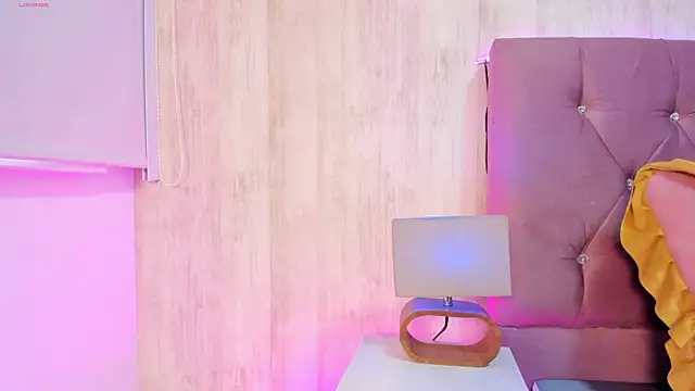 Kendra_kobein webcam