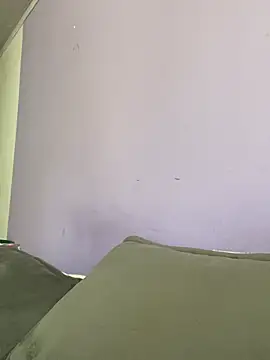 marianahb-e (F young) - Finger in pussy