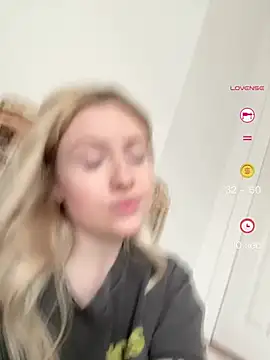 seeunexttuesday (F young) - show and spread both holes <3
