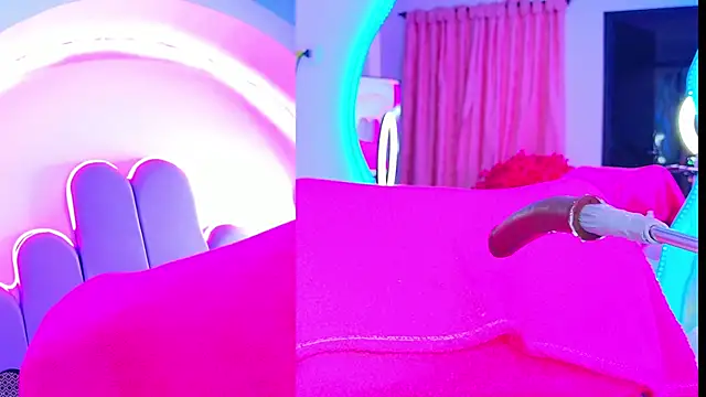 NathaxaLeans webcam