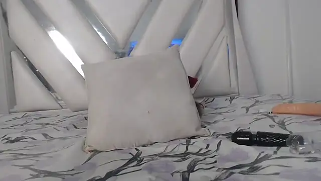 AlannaHarper webcam