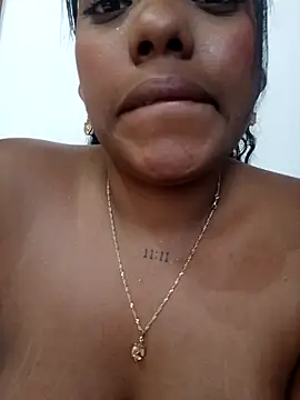 lia_mariana webcam