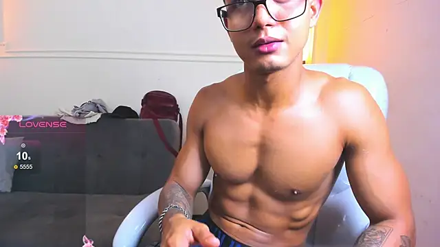 Paradise_boy_s webcam