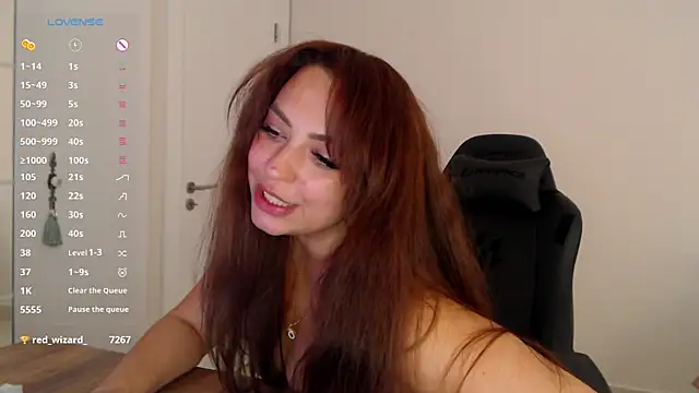 _Just_a_queen_3