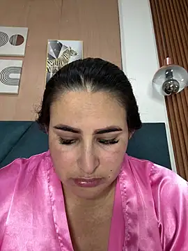 BellaPeers_