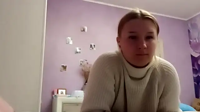 ChantayCambronne webcam