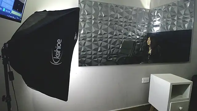 Cata_black webcam