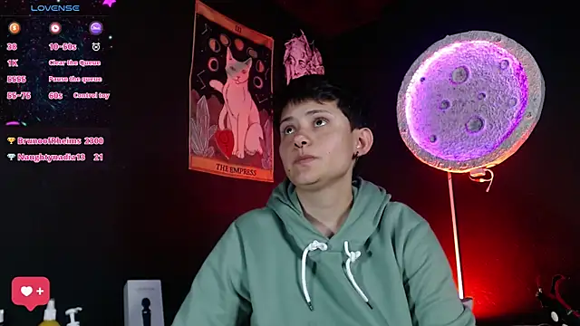 girl_intense444