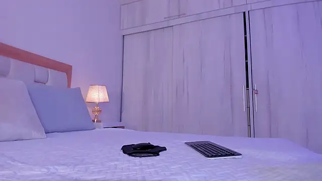 mia_hank webcam