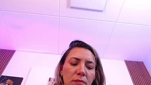 milfsecret69 webcam