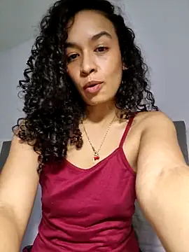 Webcam Model (VelvetCurls) is live