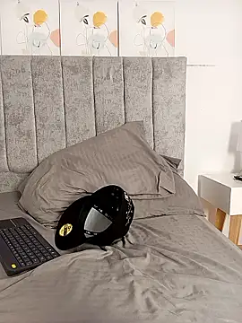Dante_Knox webcam
