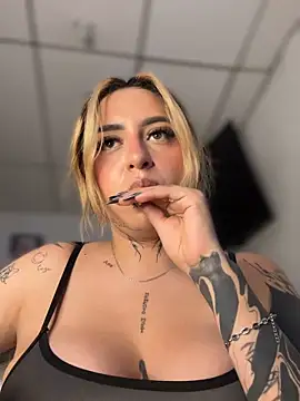 CarolQueen1_ webcam
