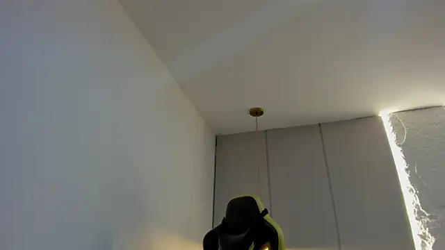 kira_relish webcam