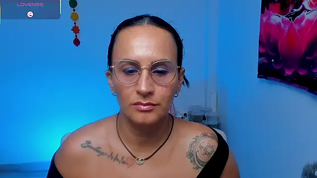 Sara_Charmy webcam