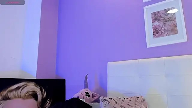 charlotte11-11 - Charlotte11-11's free webcam - UK Sex Cams