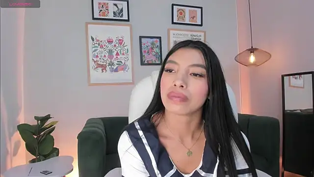 tiffany_low - Tiffany_Low's free webcam