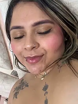 Webcam Model (ashley-swift-) is live
