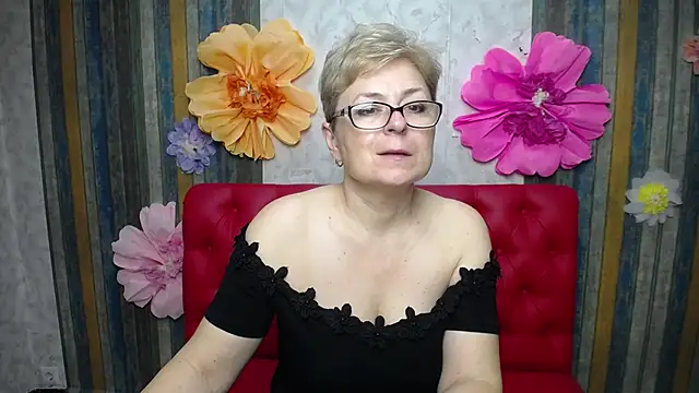 emiliagree (F mature) - Make your pussy wet, make it shake