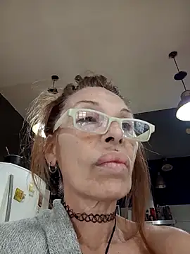 Webcam Model (FrozenWaffle)  is live.Free join now!