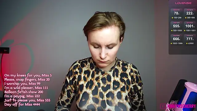 KinkyMissCherry webcam