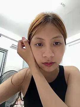lil-gi - Lil-Gi's free webcam - UK Sex Cams