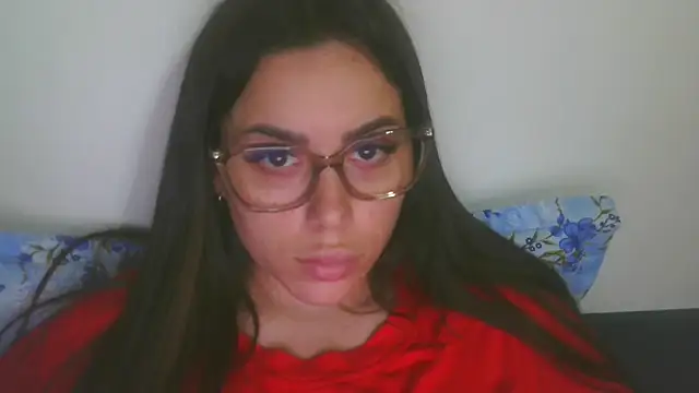 LovelyJulliette webcam