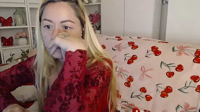 _karolynesyera_ live sex cam