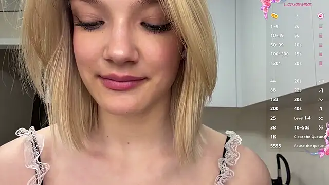 carolini_i - Carolini_i's free webcam - UK Sex Cams