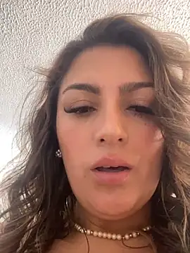 BellaViolet webcam