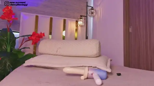 cherylloving_ (F young) - Watch me masturbate for you😈