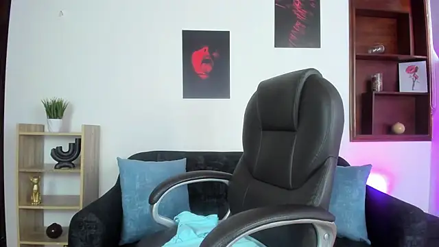 DakotaBlare_1