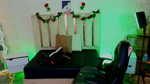kaelwolf_tay webcam