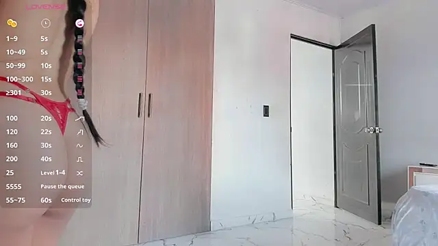 skinny_milky webcam