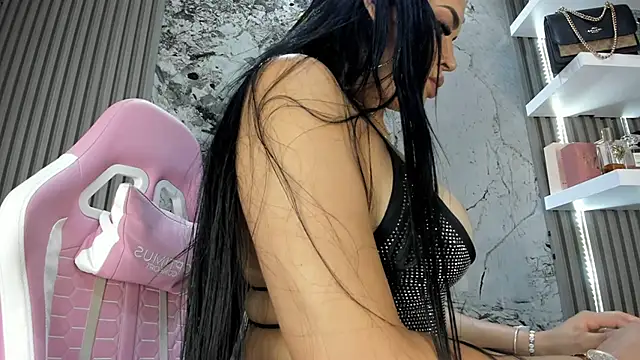 Model: Loren_Baker