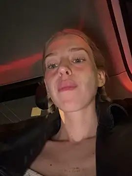 kira_mia webcam